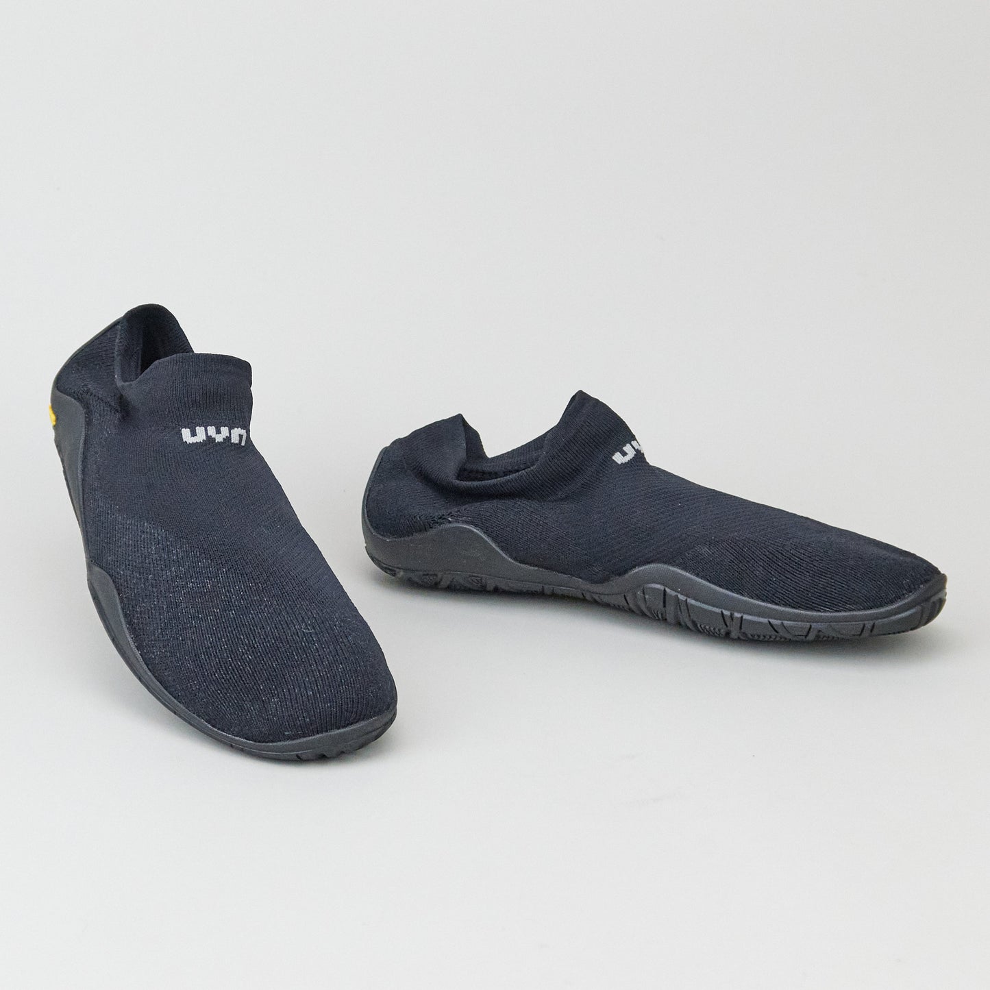 UYN DUNIA MID BLACK SOLE SHOES BOO0 BLACK