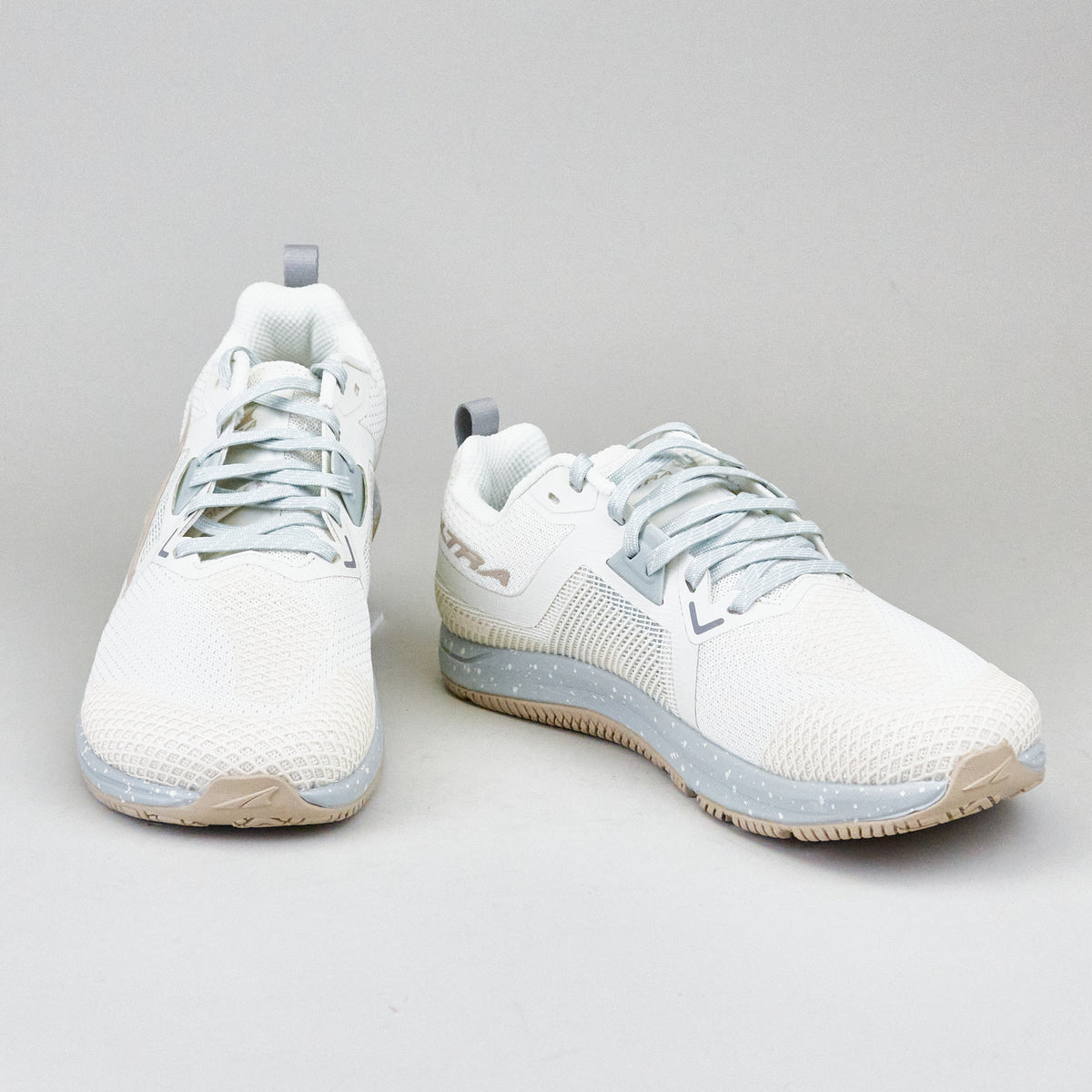 Altra Women Solstice XT 3 TOFU/TOURTERELLE Gym- und Cross-Training-Schuh, Zero Drop (Kopie)