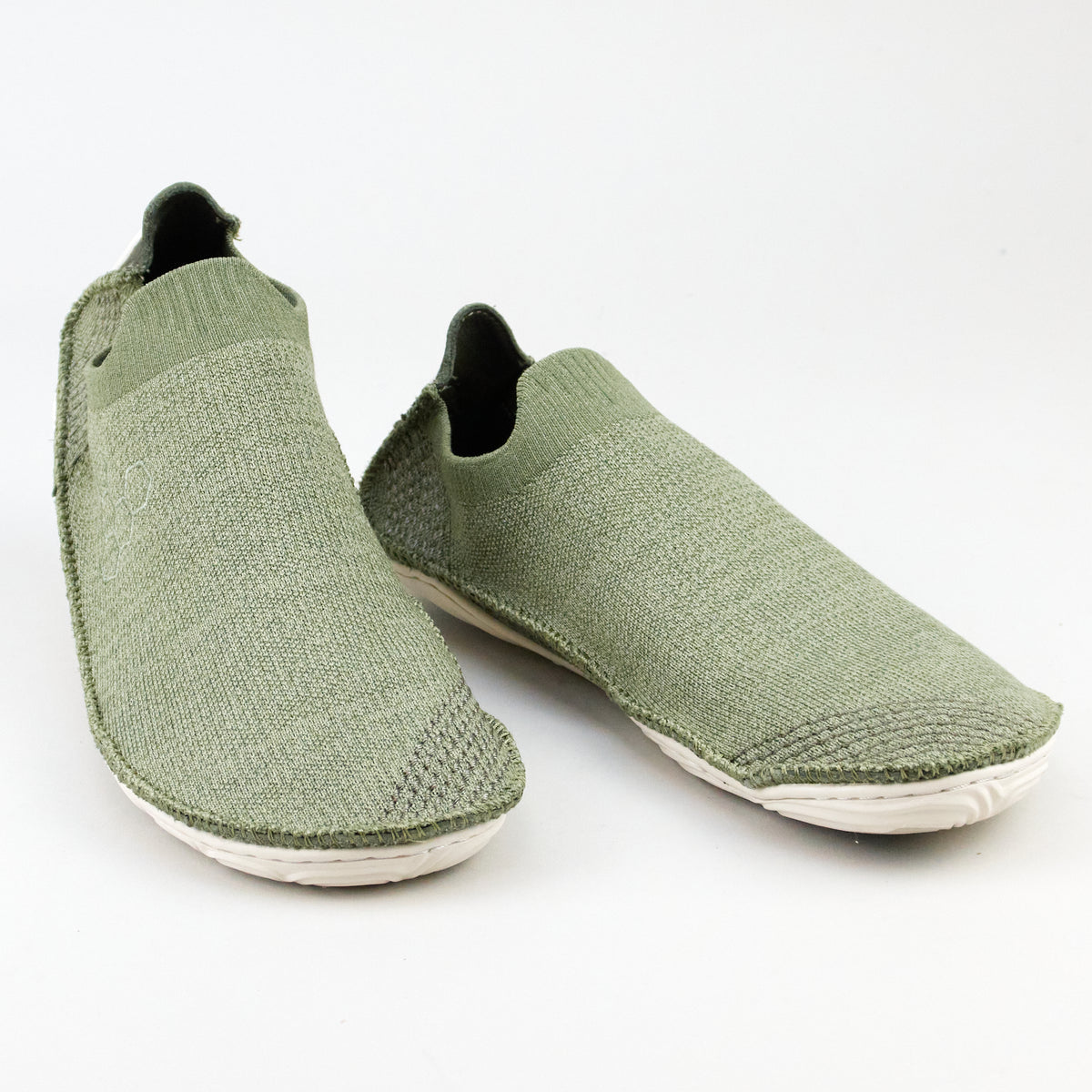 Vivobarefoot SENSUS SLIP ON KNIT L OLIVE NIGHT TEXTILE – Schritt 