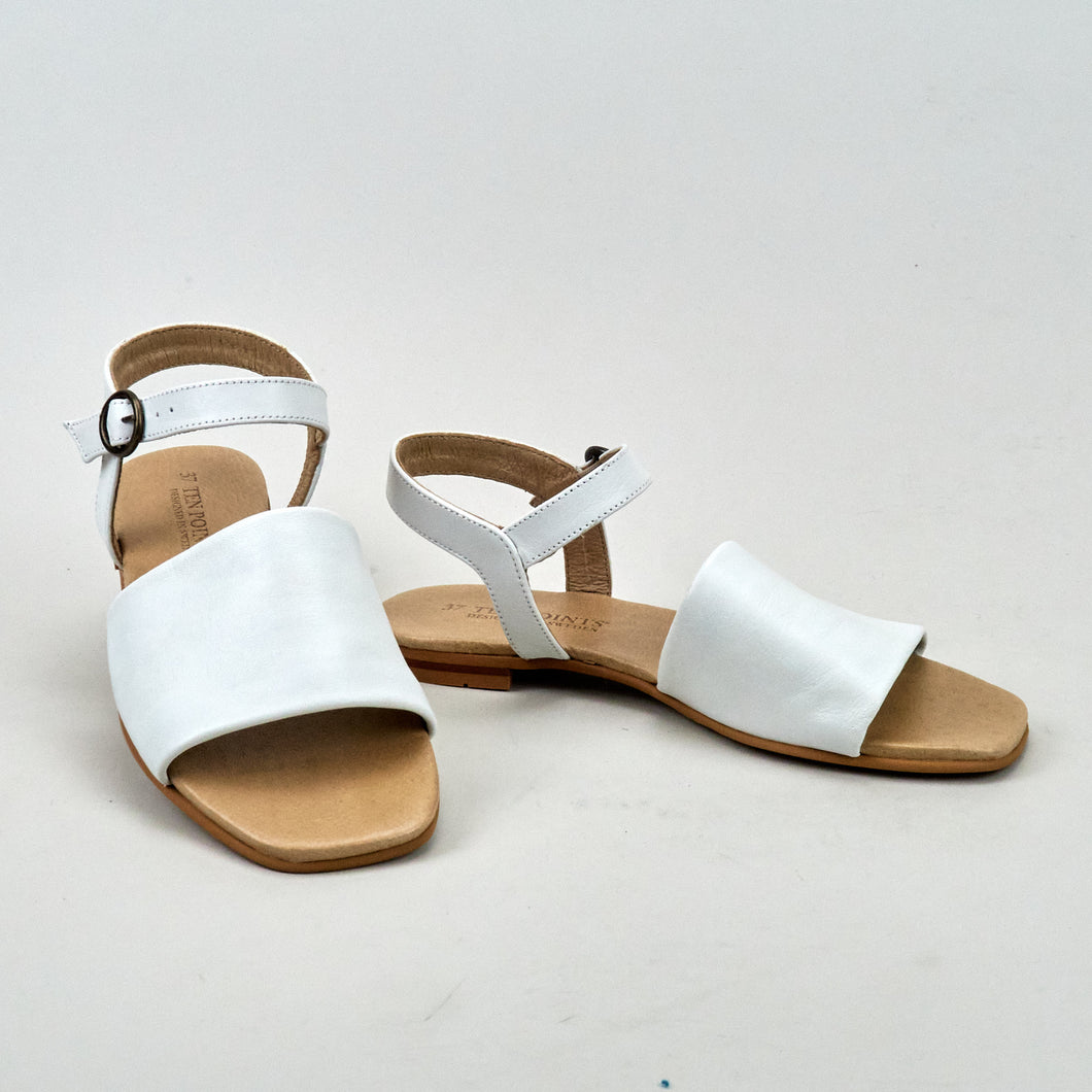 Ten Points Madeleine Velvet Offwhite